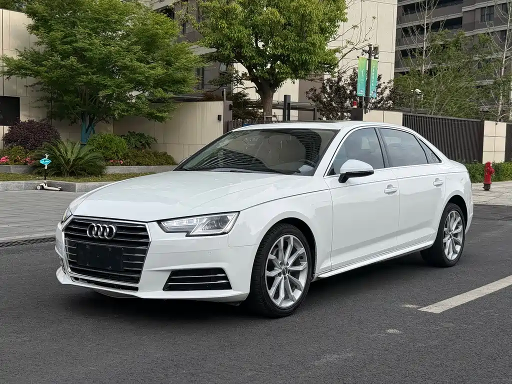 Audi A4L 2018