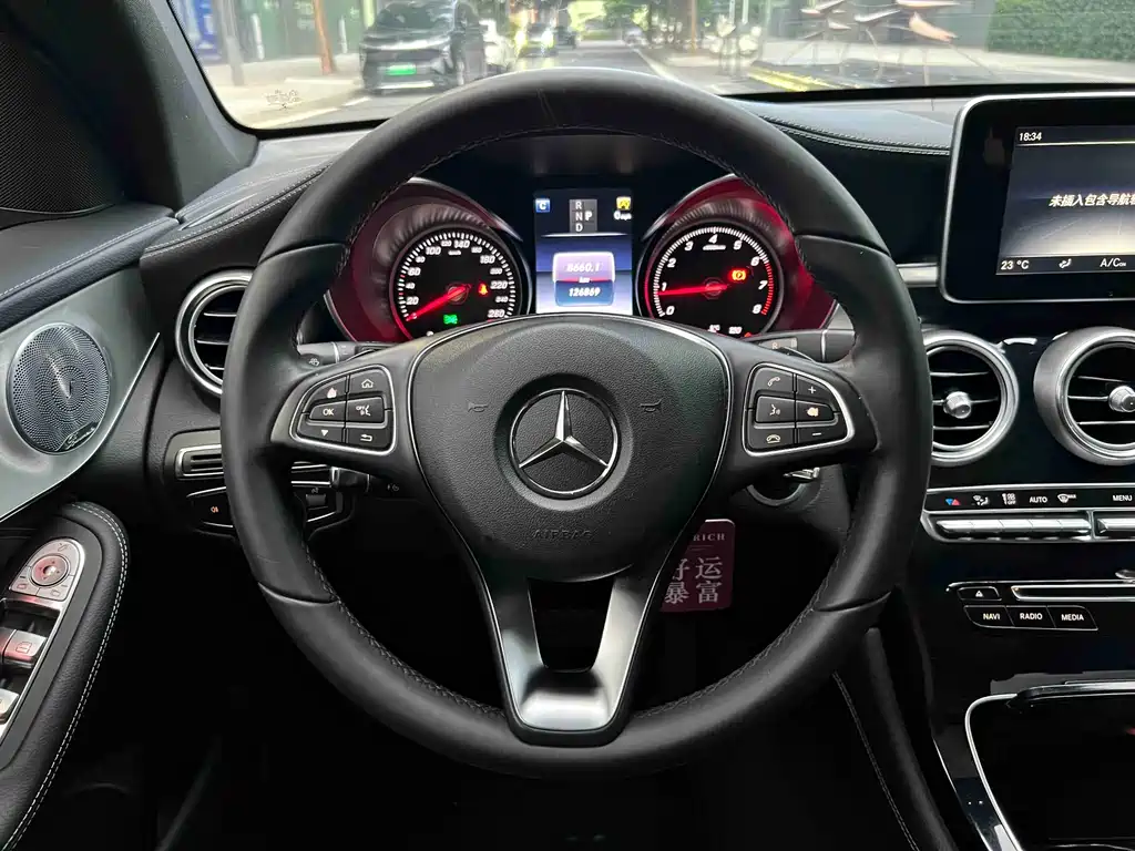 Mercedes-Benz GLC 2017 — фото 17