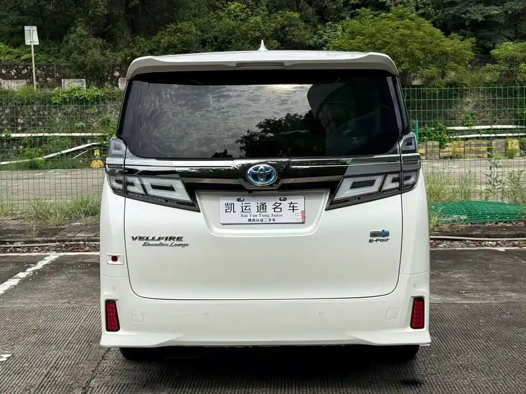 Toyota Vellfire 2020 — фото 10