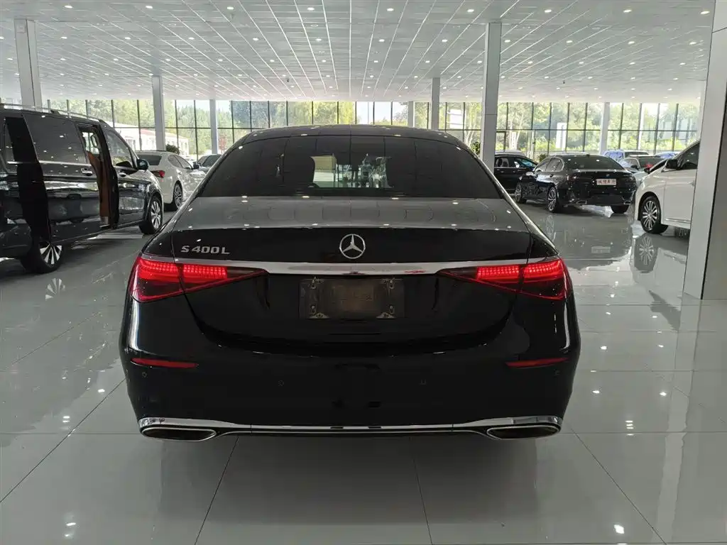 Mercedes-Benz S-Class 2025