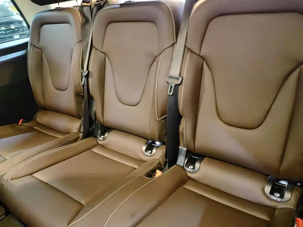 Mercedes-Benz V-Class 2025 — фото 23