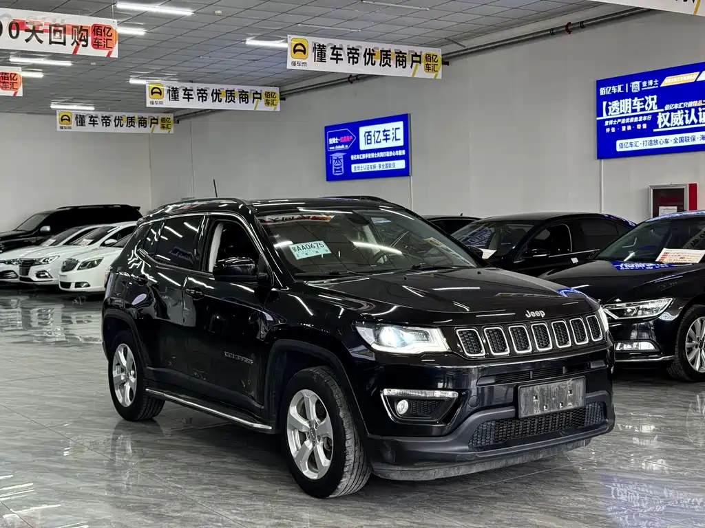 Jeep Compass 2017 — фото 10