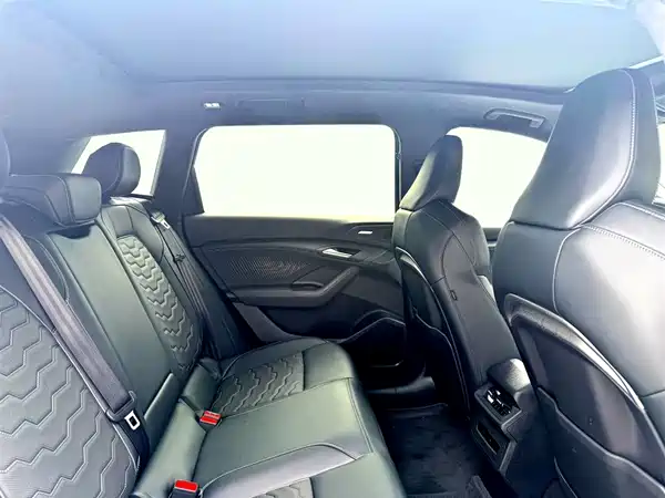 Audi Q6L E-Tron 2025