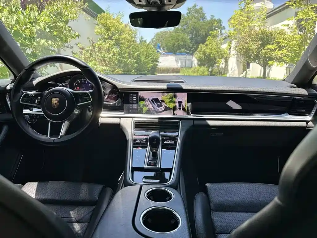 Porsche Panamera 2019 — фото 15