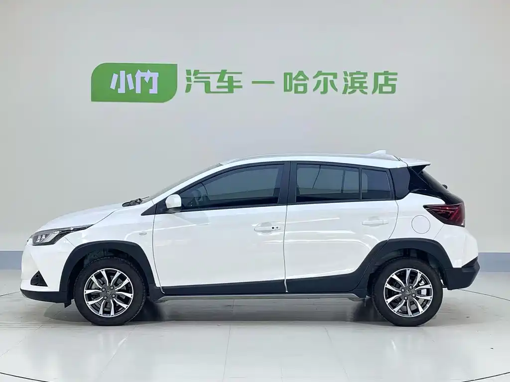 Toyota Yaris L 2022