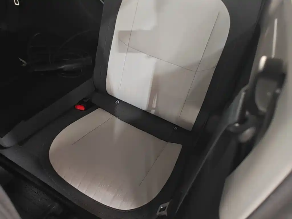 Geely Galaxy Panda 2025 — фото 17