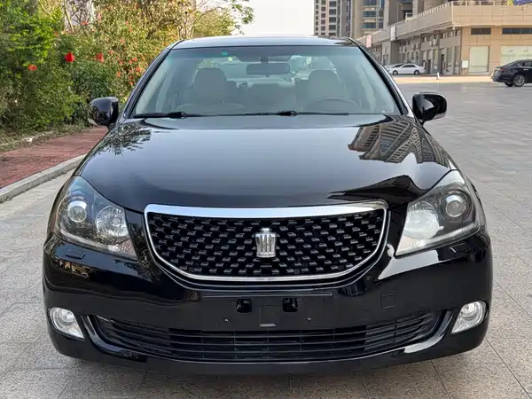 Toyota Crown 2012