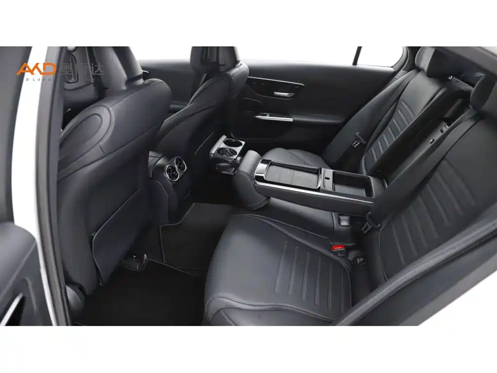 Mercedes-Benz C-Class 2023 — фото 7