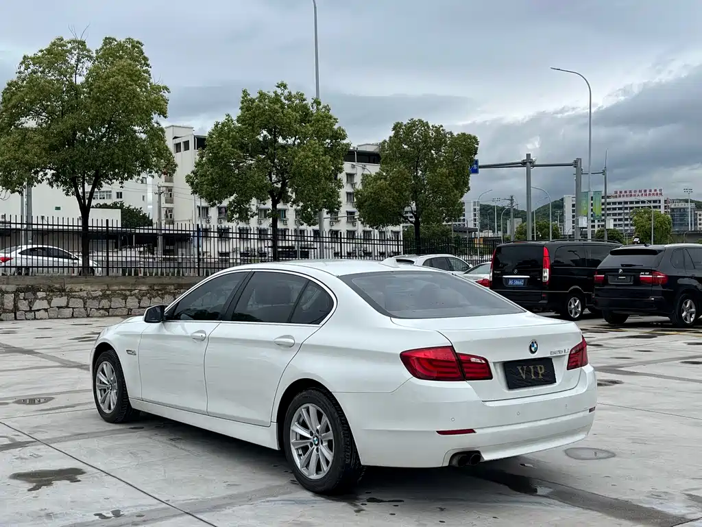BMW 5 Series 2013 — фото 12