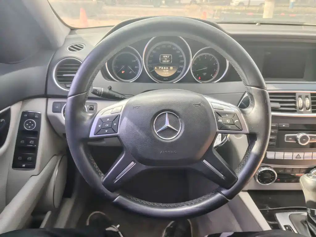 Mercedes-Benz C-Class 2012 — фото 20