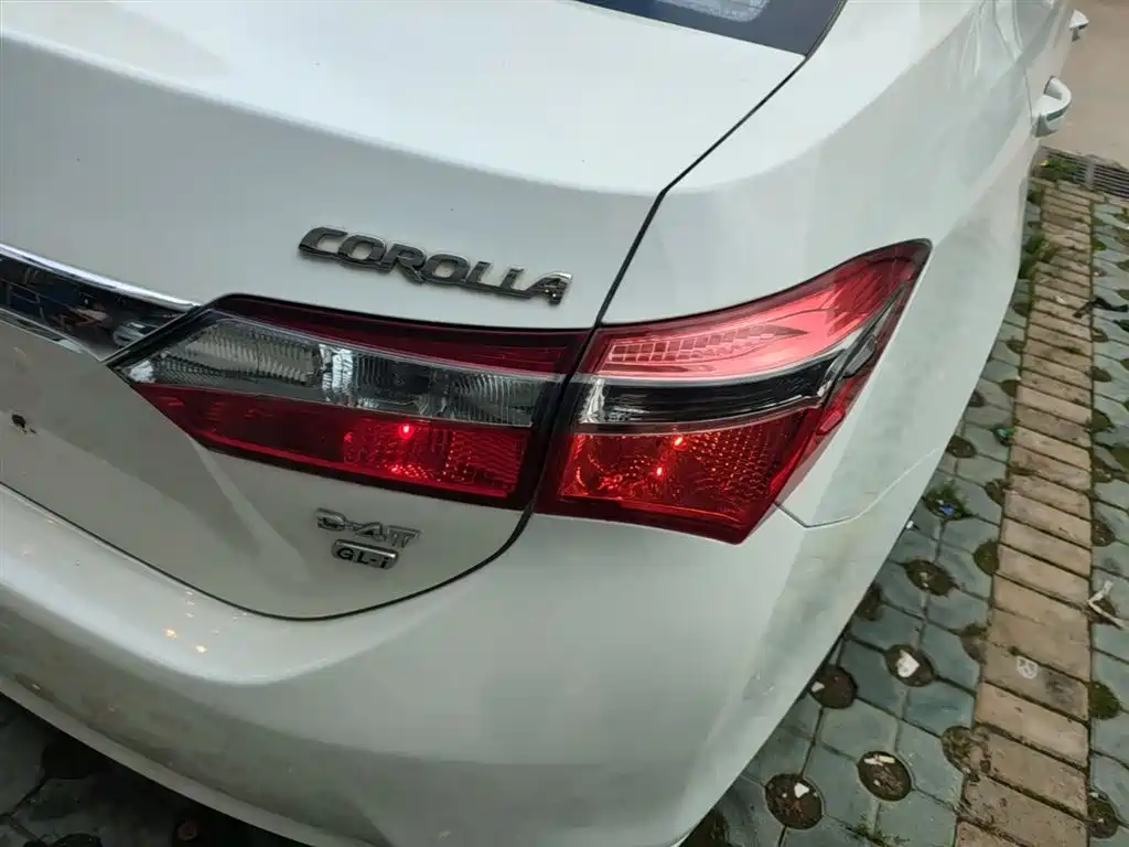 Toyota Corolla 2018 — фото 8