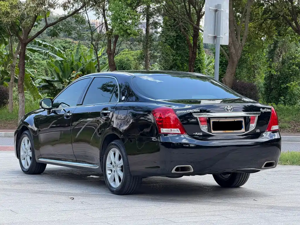 Toyota Crown 2010 — фото 15