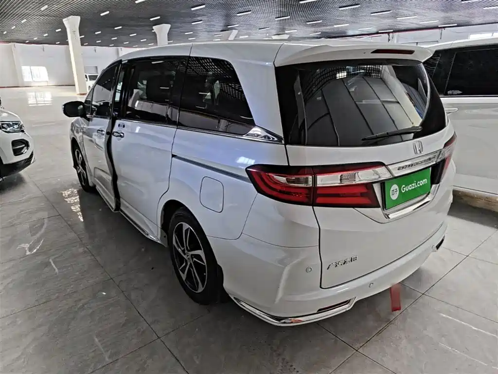 Honda Odyssey 2015 — фото 5