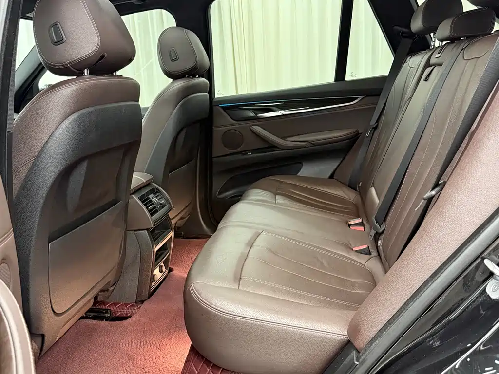 BMW X5 2018 — фото 11