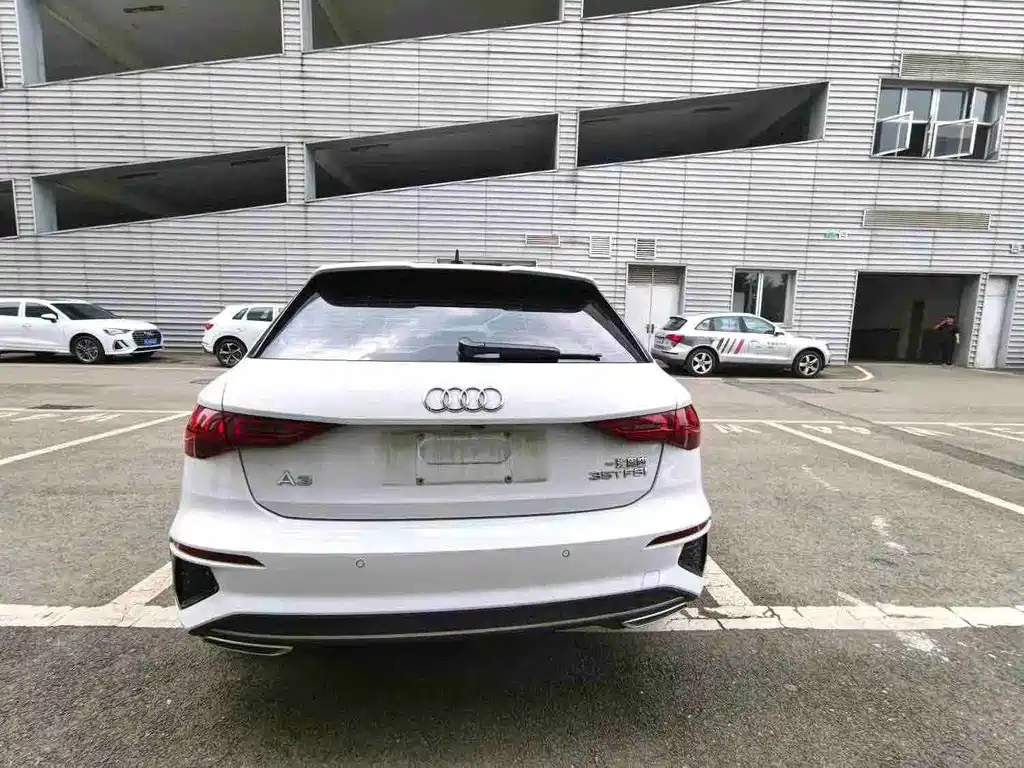 Audi A3 2023 — фото 12
