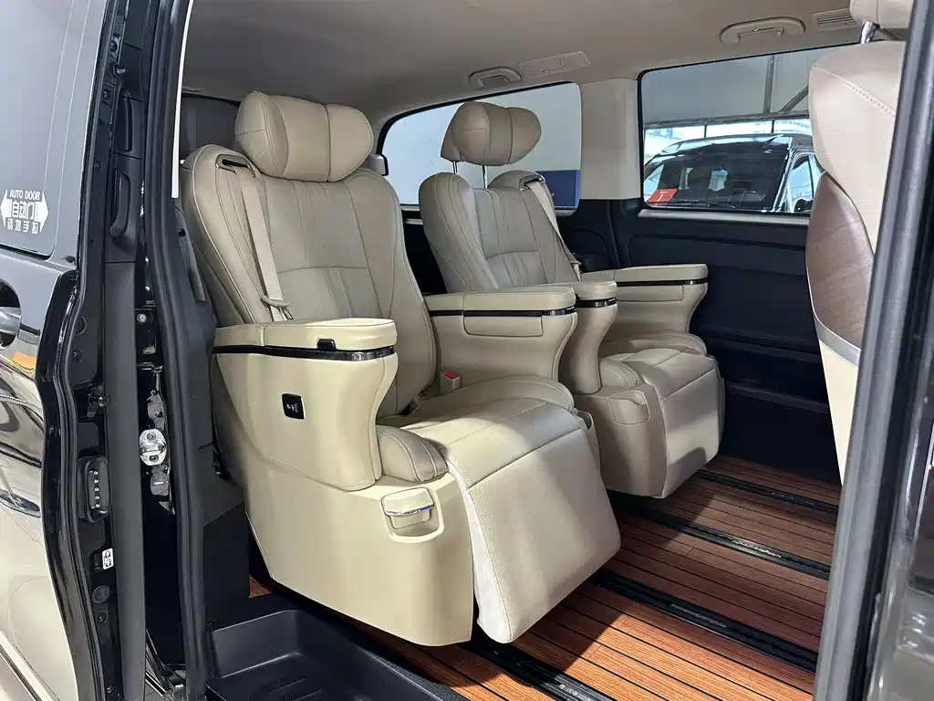 Mercedes-Benz Vito 2023 — фото 10