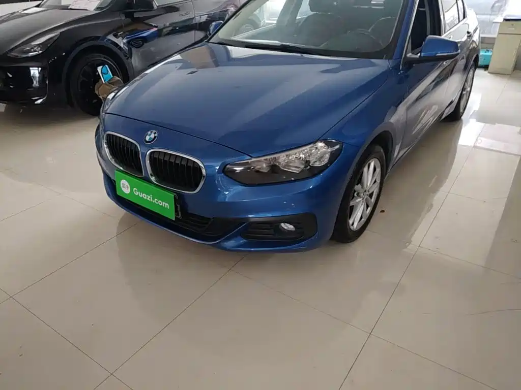 BMW 1 Series 2018 — фото 24