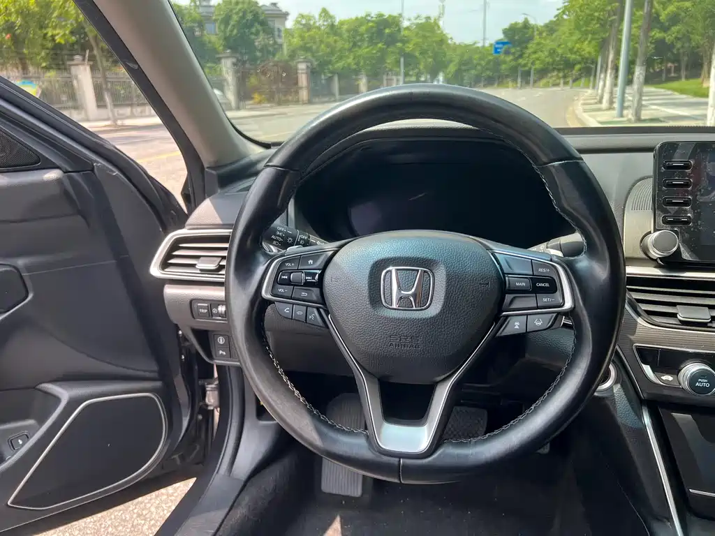 Honda Accord 2018 — фото 14