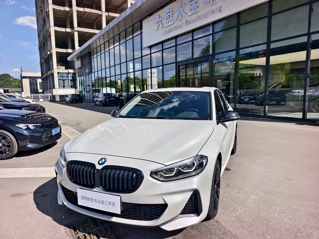 BMW 1 Series 2023 — фото 1