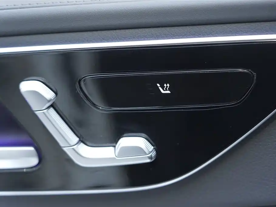 Mercedes-Benz C-Class 2024 — фото 12