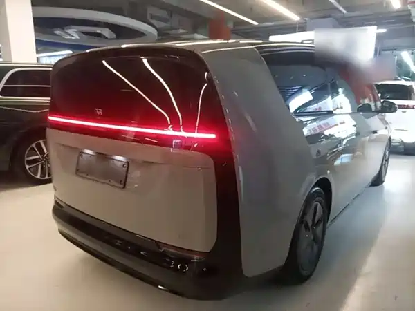 Li Auto MEGA 2024