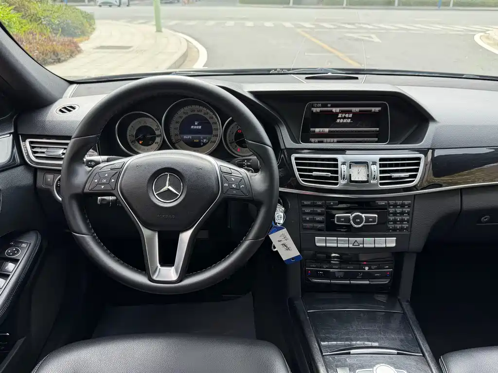 Mercedes-Benz E-Class 2014 — фото 12