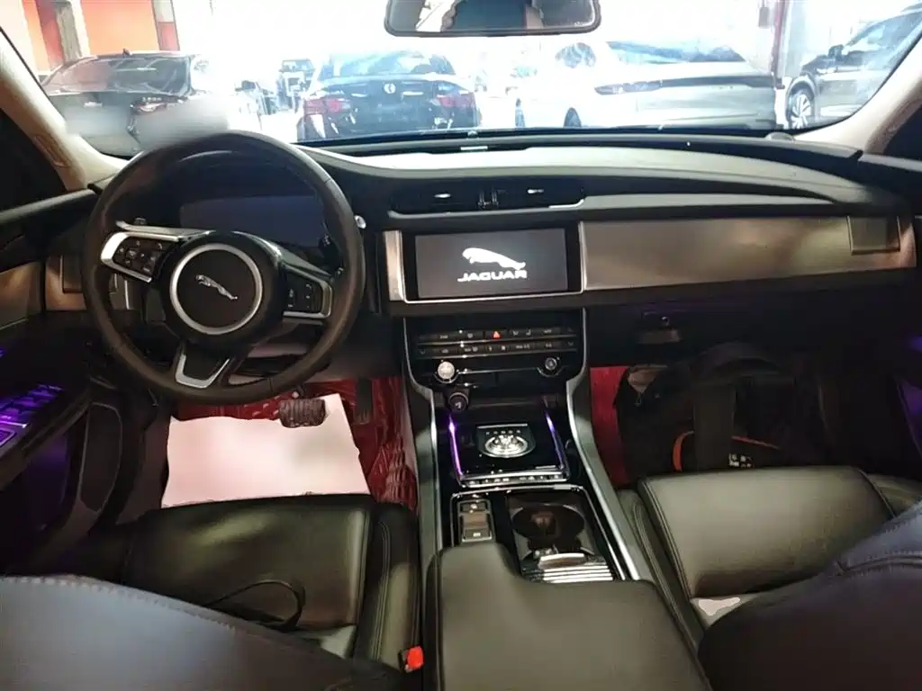 Jaguar XFL 2021 — фото 10