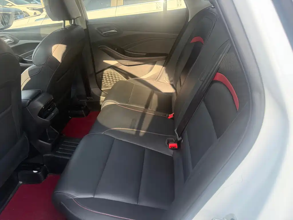 MG MG5 2021