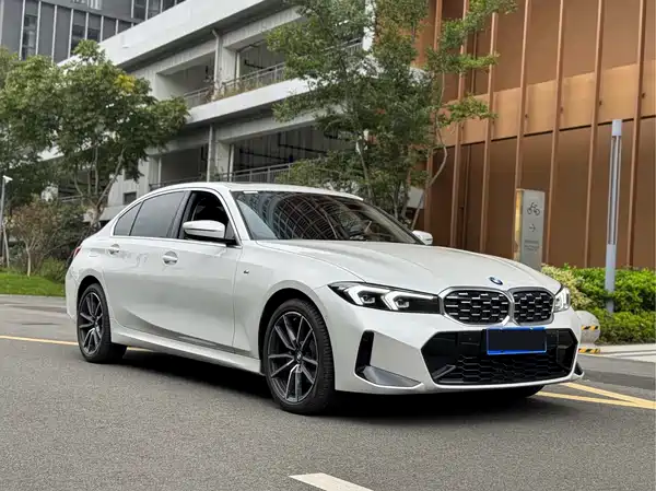 BMW 3 Series 2025