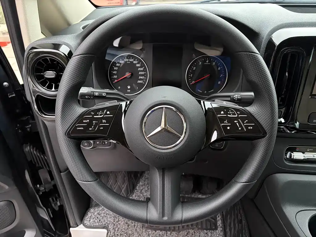 Mercedes-Benz Vito 2025 — фото 13