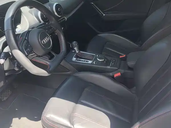 Audi Q2L 2022