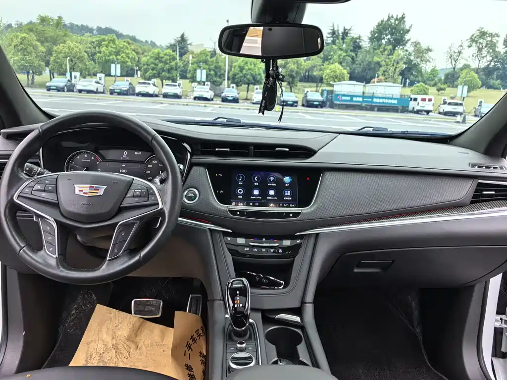 Cadillac XT5 2022 — фото 11