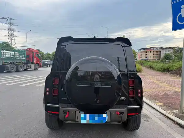 Land Rover Defender 2026