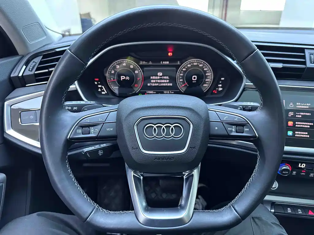 Audi Q3 2022 — фото 16