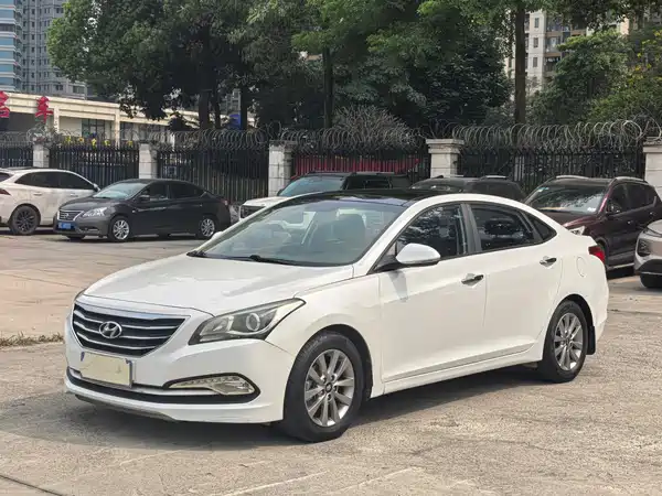 Hyundai Mistra 2014