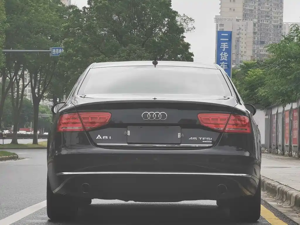 Audi A8 2014