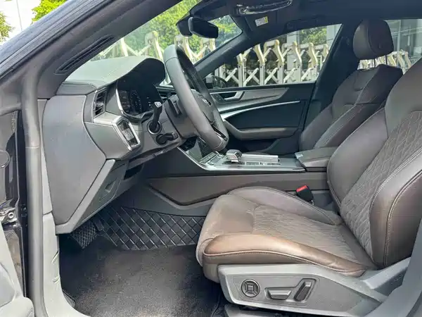Audi A7L 2023