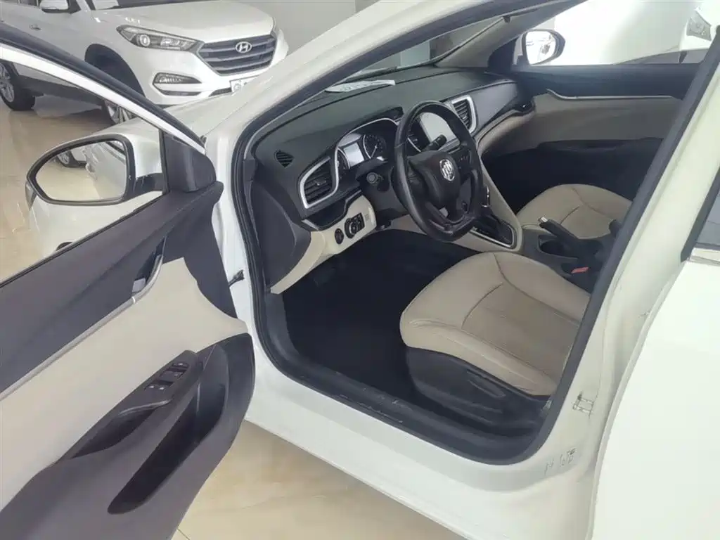 Buick Excelle 2017 — фото 16
