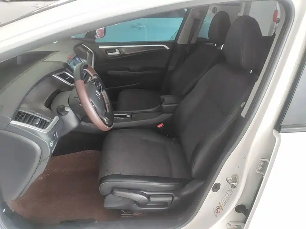 Honda Jade 2016 — фото 15