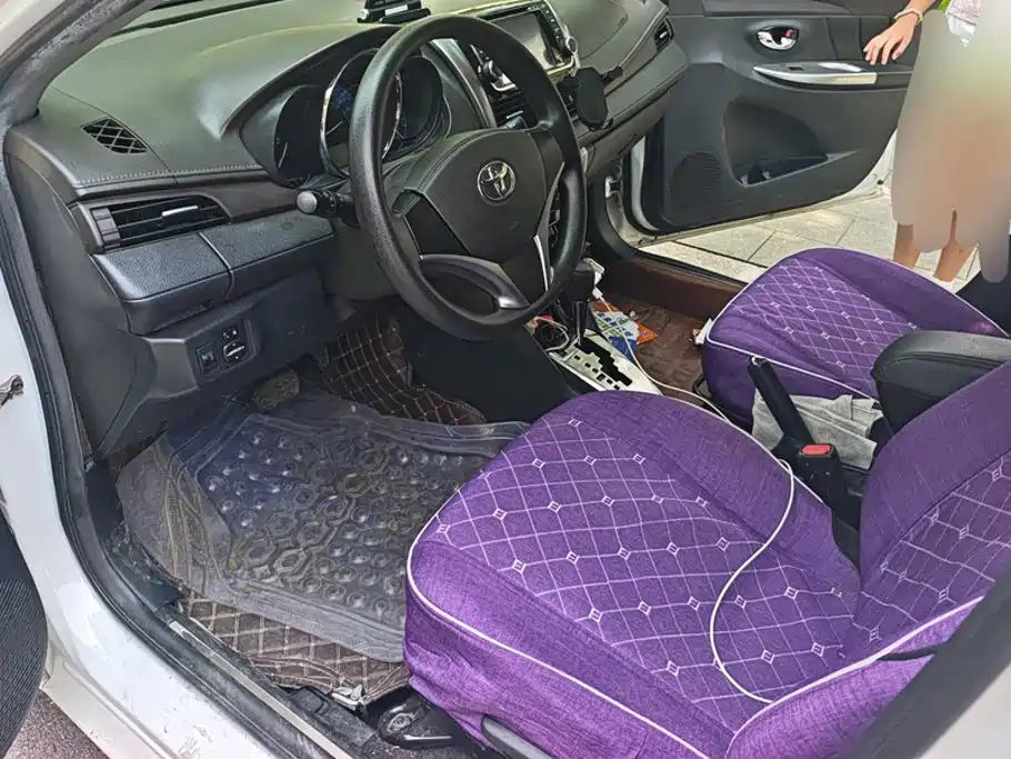 Toyota Yaris L 2015 — фото 9