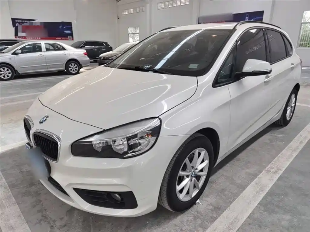 BMW 2 Series Active Tourer 2017 — фото 2