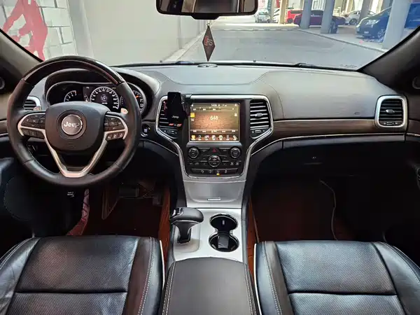 Jeep Grand Cherokee 2015