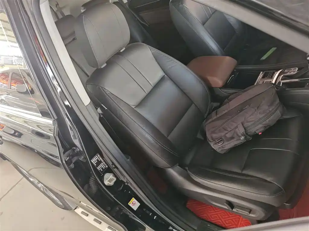 GAC Motor Trumpchi GS8 2018 — фото 25