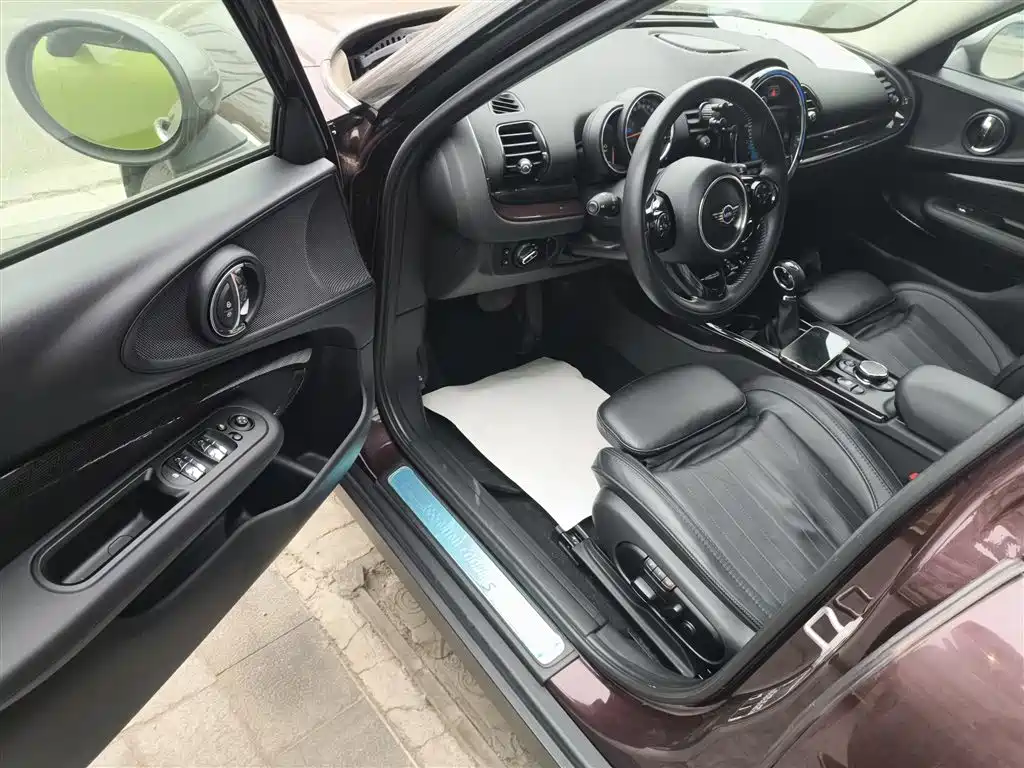 MINI Clubman 2018 — фото 16