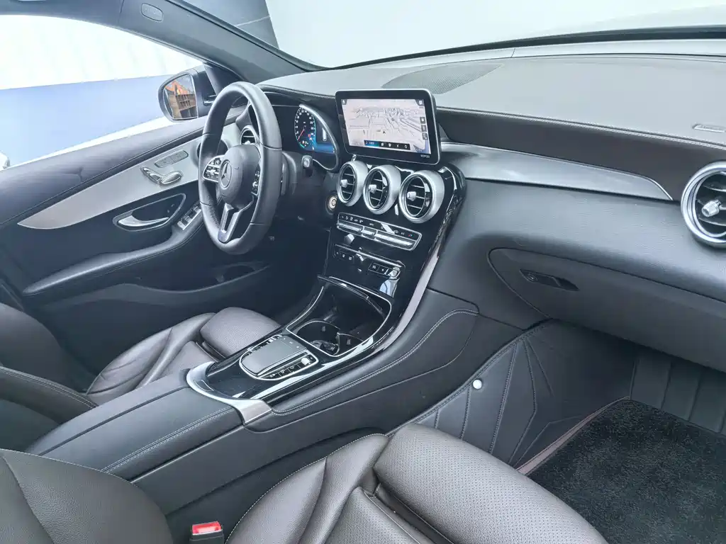 Mercedes-Benz GLC 2021 — фото 13