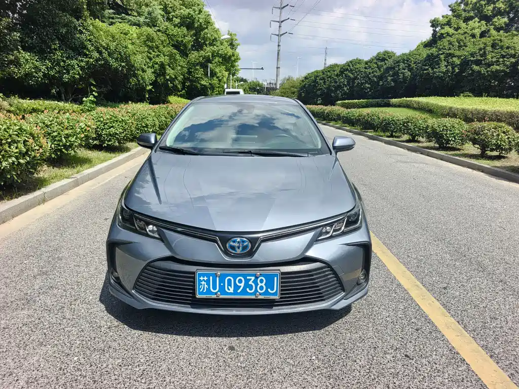Toyota Corolla 2023 — фото 2