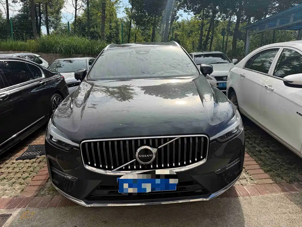 Volvo XC60 2022 — фото 10