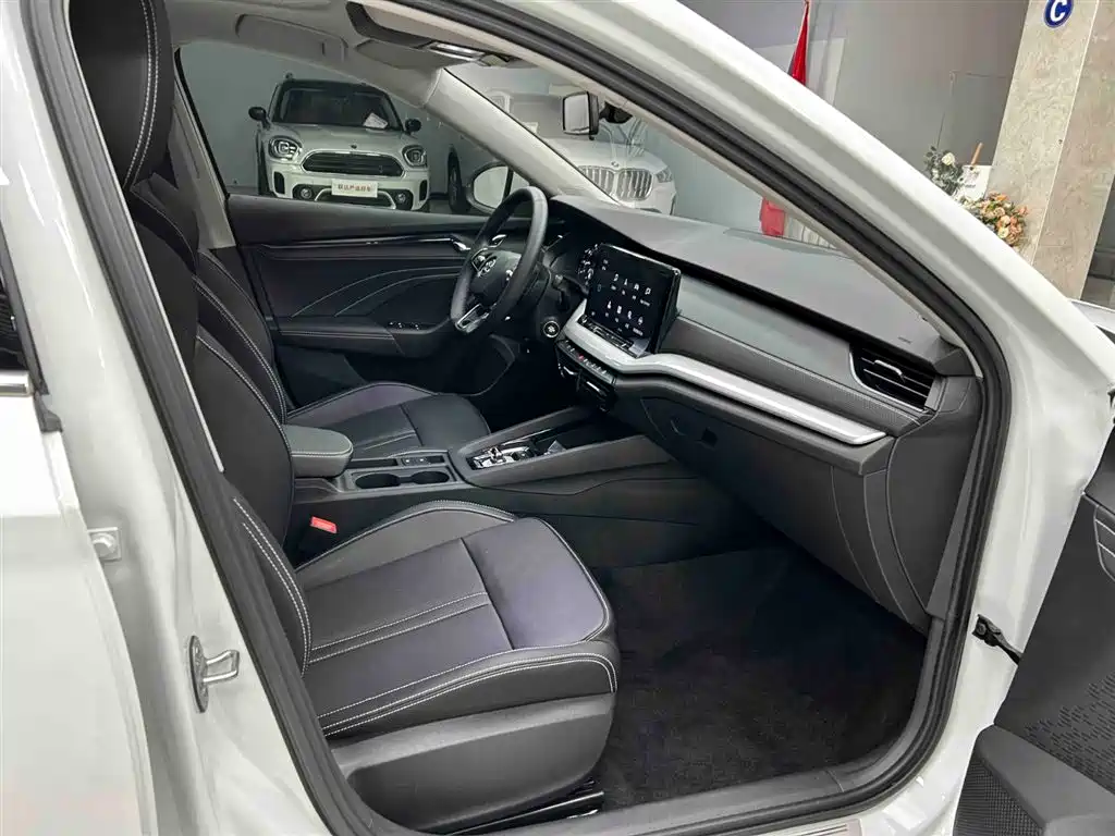 Skoda Octavia 2024 — фото 13