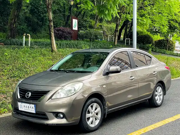 Nissan Sunny 2011