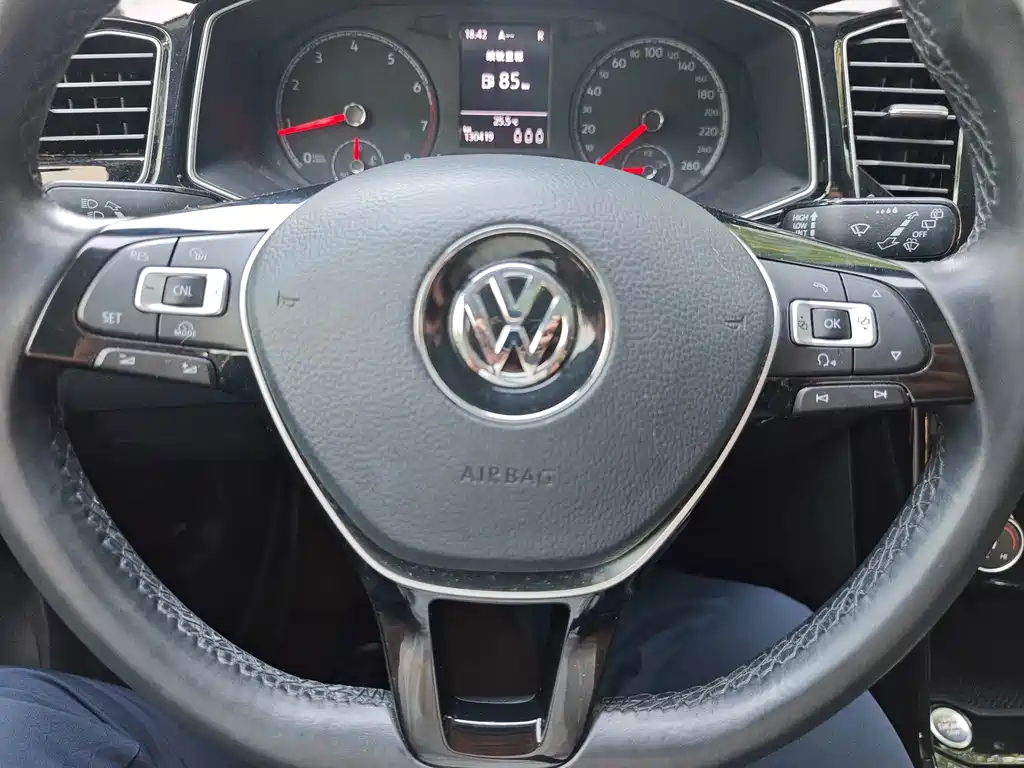 Volkswagen T-Roc 2019 — фото 19